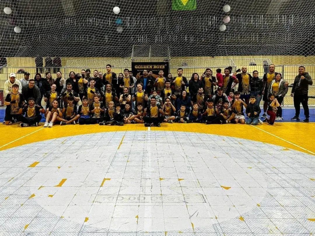 Turma de alunos de artes marciais